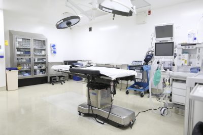 OPMEDIC Laval, QC operating room
