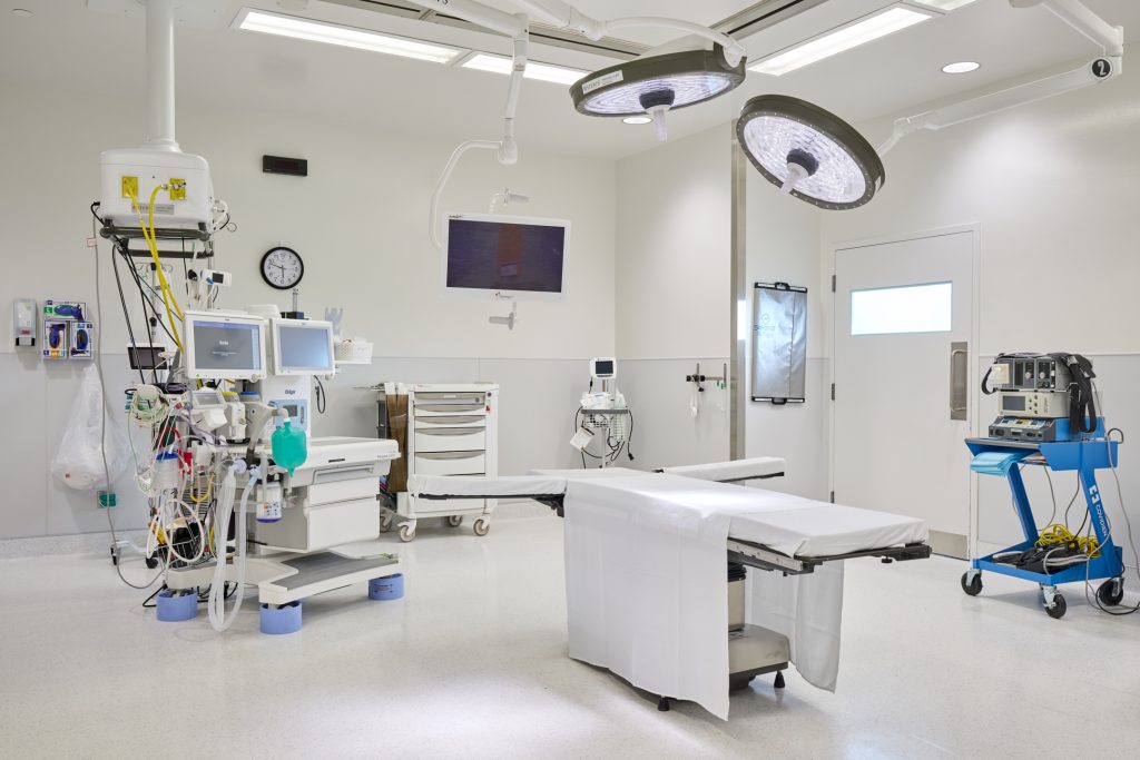 Chirurgie DIX30 in Brossard, QC operating room